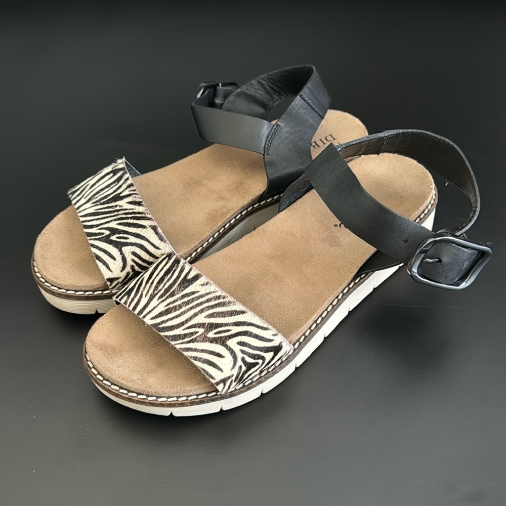 DibaTrue Sandal. Animal Print. Size 7.5.